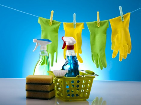 Bathroom and surface detailing for move-out cleaning in Barnes